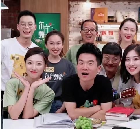 董宇辉要被榨干了？东方甄选找名人辅助