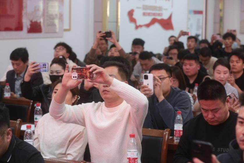 又砸1000亿！拼多多再度重仓农业