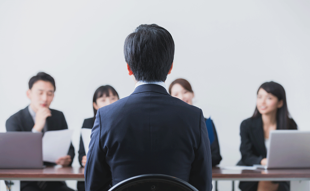 日本学历贬值30年：博士批量失业、大学生无奈啃老