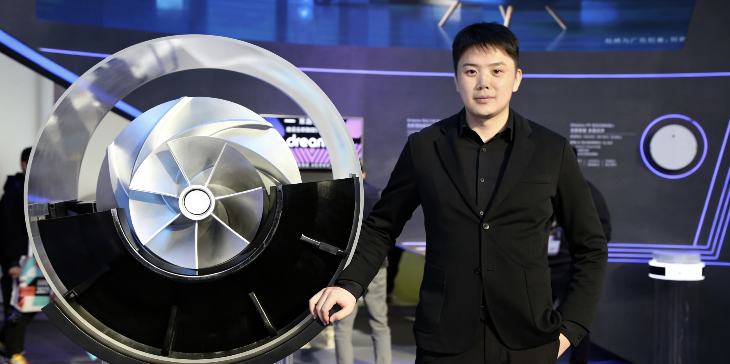 追觅俞浩的百万亿美元狂想：技术复用与生态扩张的底层逻辑推演